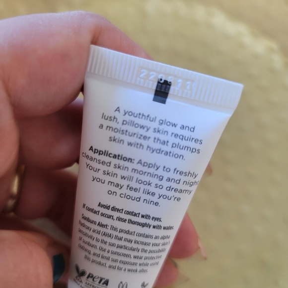 NWT Pür 4-in-1 Cloud Cream Gel to Water Hydrating Essence 15 g - Picture 3 of 3